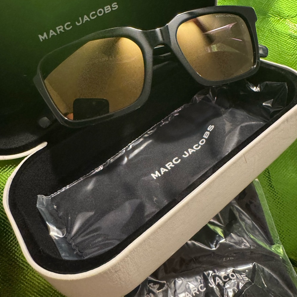 Marc Jacobs Black Gradient Sunglasses  MARC-719/S-0807/FQ NWT - Picture 4 of 4
